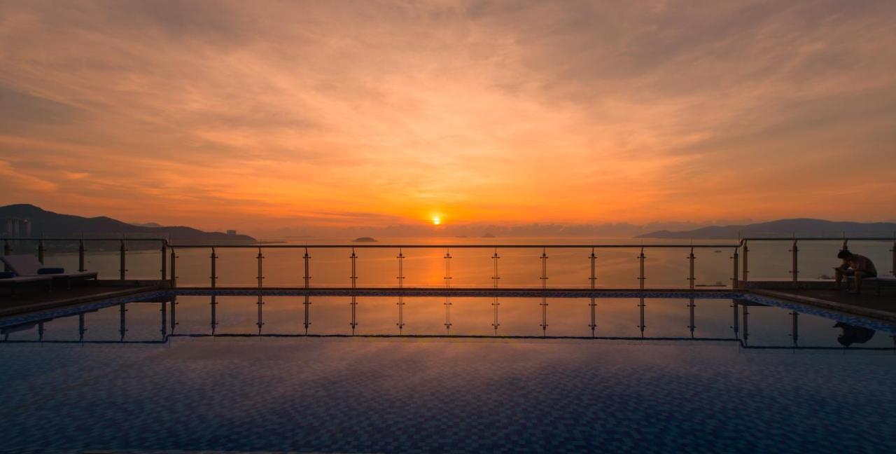 Navada Beach Hotel Nha Trang Buitenkant foto